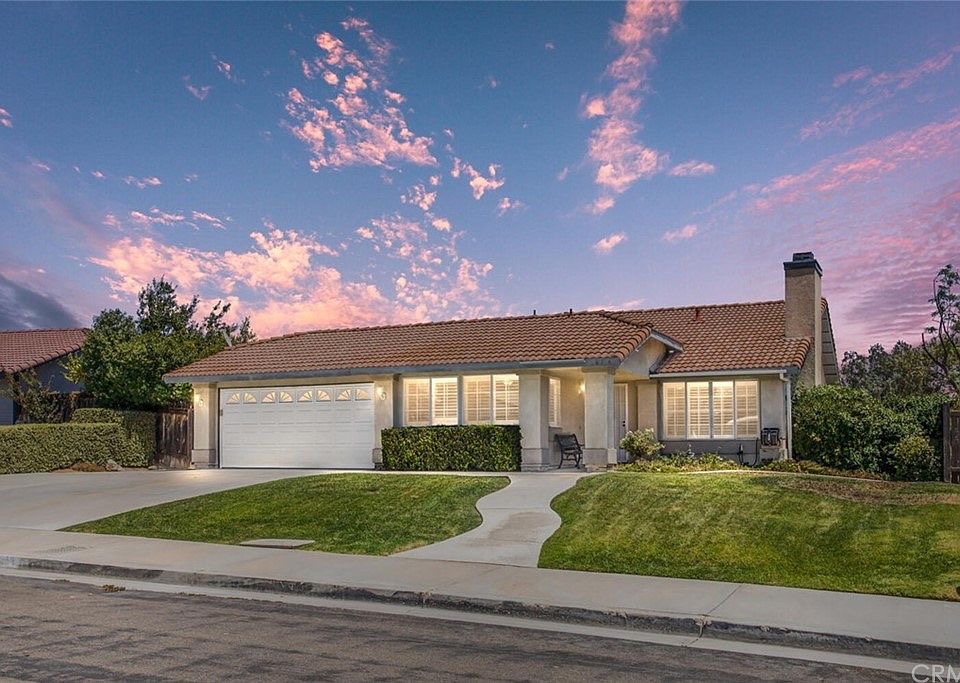 8714 Coyote Bush Rd, Riverside, CA 92508