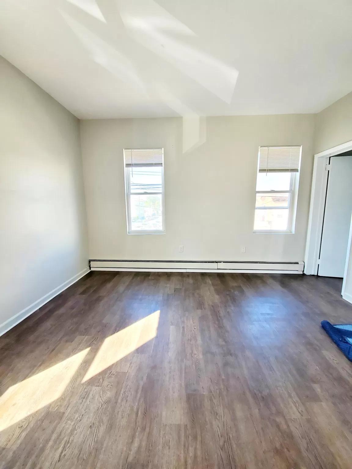 101 Woodlawn Avenue, Apt #2E Jersey City, NJ